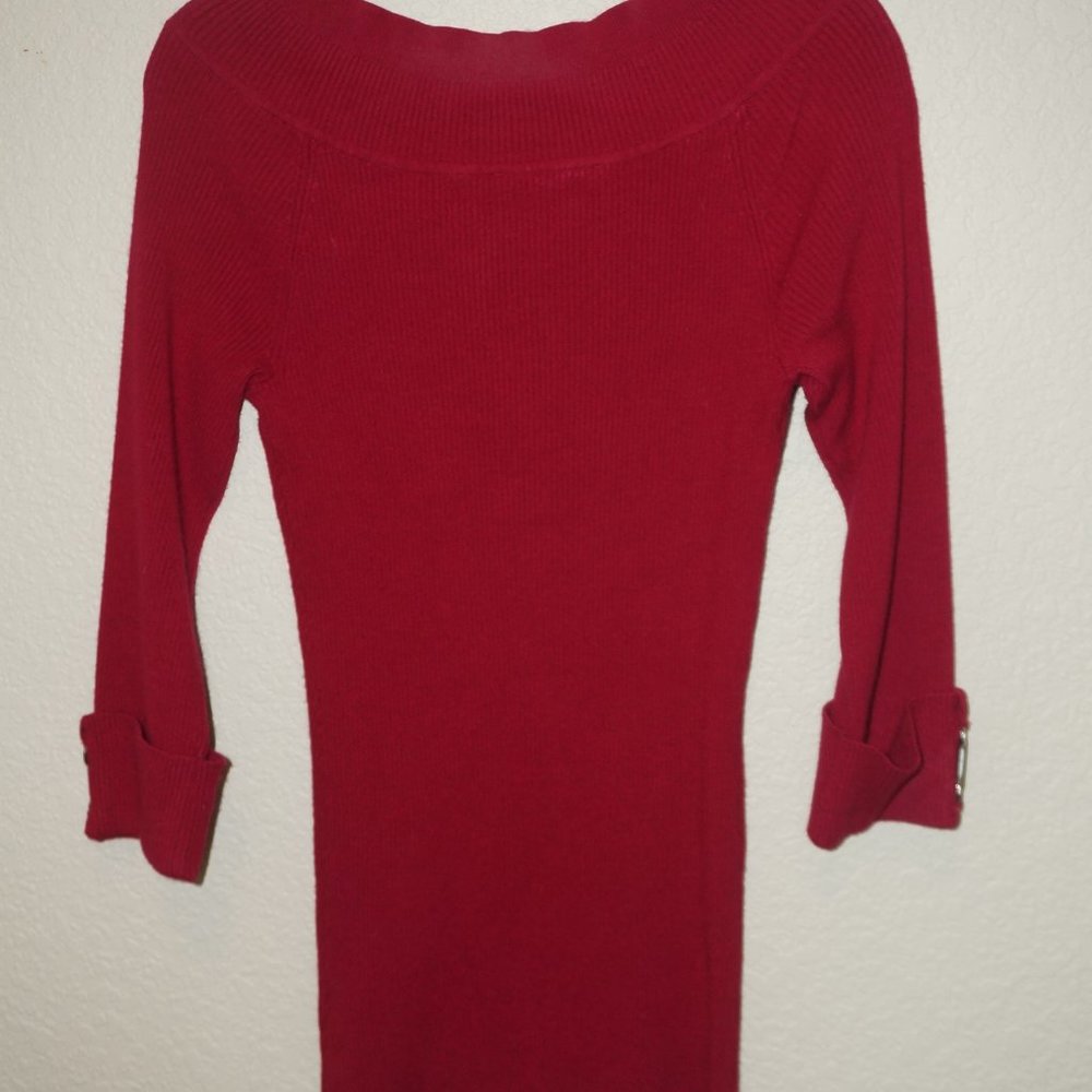 WHBM Red Top - Picture 2 of 3